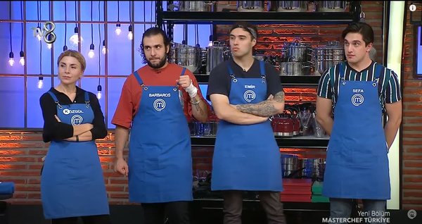 MasterChef'te korkutan kaza! Parmağı kesilen Barbaros hastaneye götürüldü