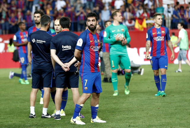 Arda Turan, Barcelona'nın şampiyonluk kutlamalarında yalnız kaldı