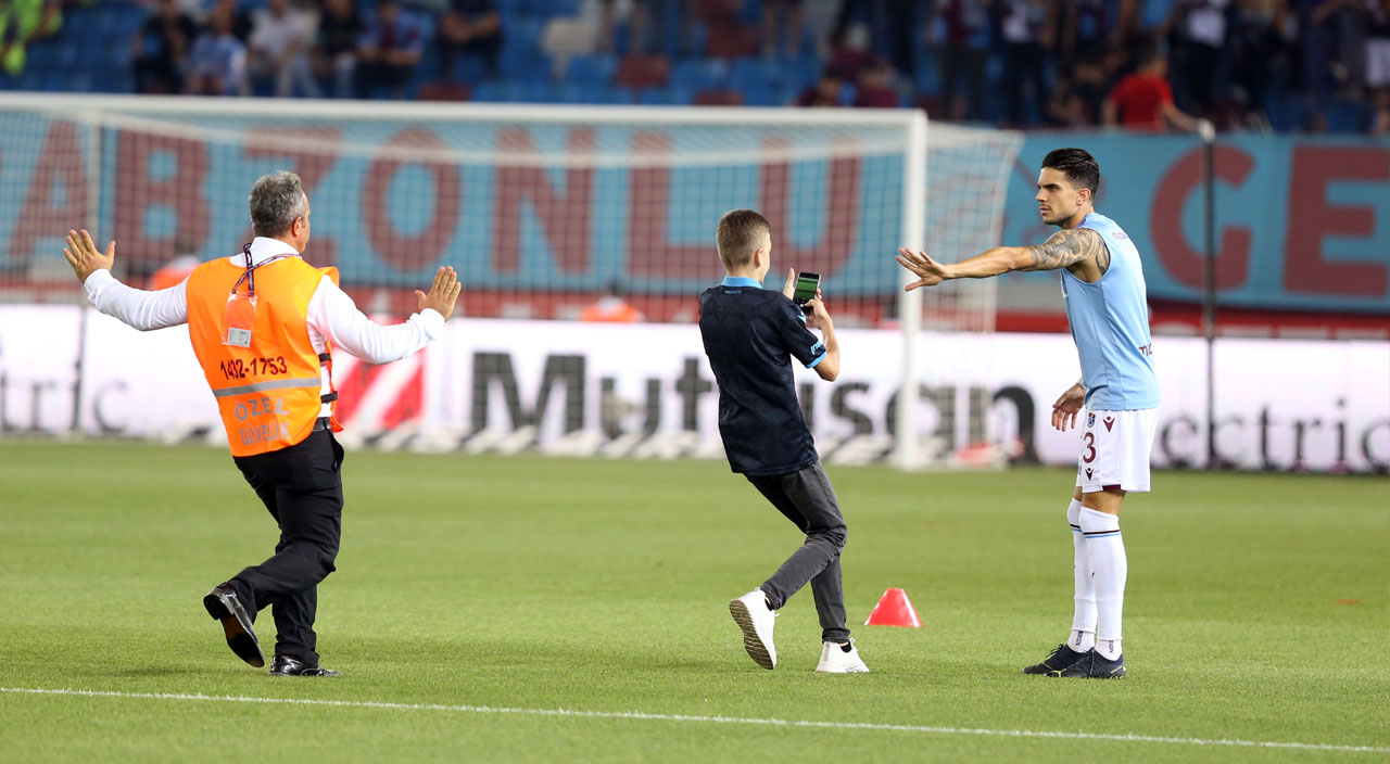 Trabzonspor - Galatasaray maçında gol sesi çıkmadı! Mertens, Kerem ve Gomis net fırsatları harcadı