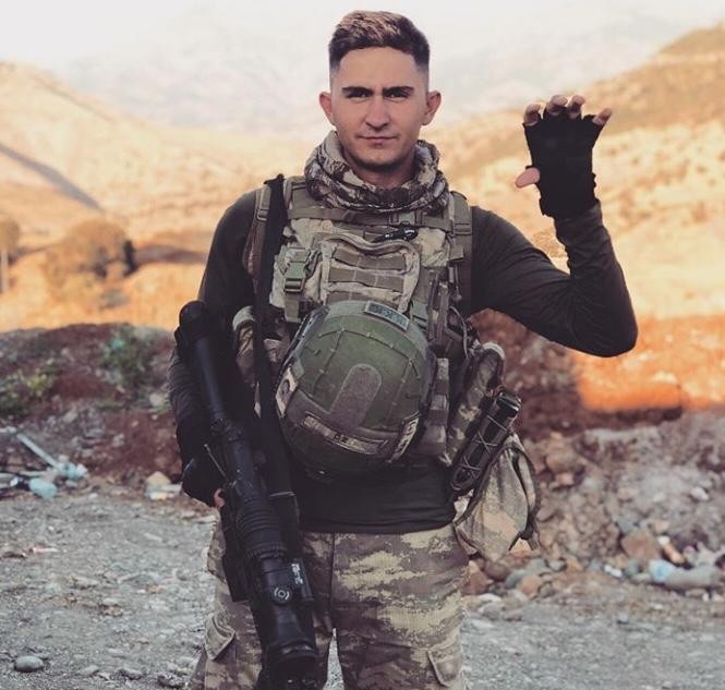 Hakkari şehidinin Başkent’te bulunan evine ateş düştü