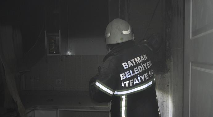 Sigara izmariti iş yerini yaktı
