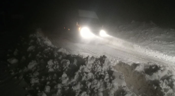 Kar yağışı başladı! Her yer beyaza büründü, ekipler harekete geçti