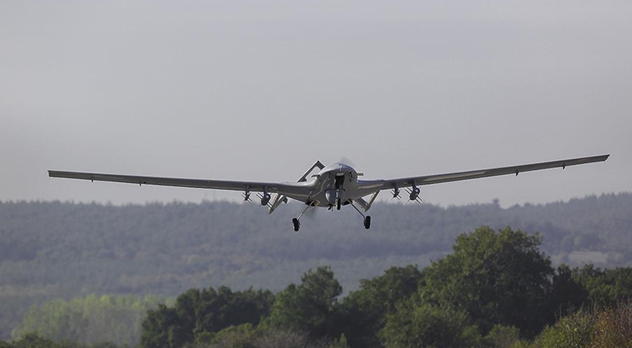 Bayraktar TB2 rekora doymuyor! Yarım milyon saatlik uçuşla havacılık tarihine geçti Bayraktar TB2 rekora doymuyor! Yarım milyon saatlik uçuşla havacılık tarihine geçti