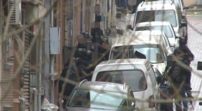 Bayrampaşa'da çevik kuvvete hain saldırı! (Son durum)