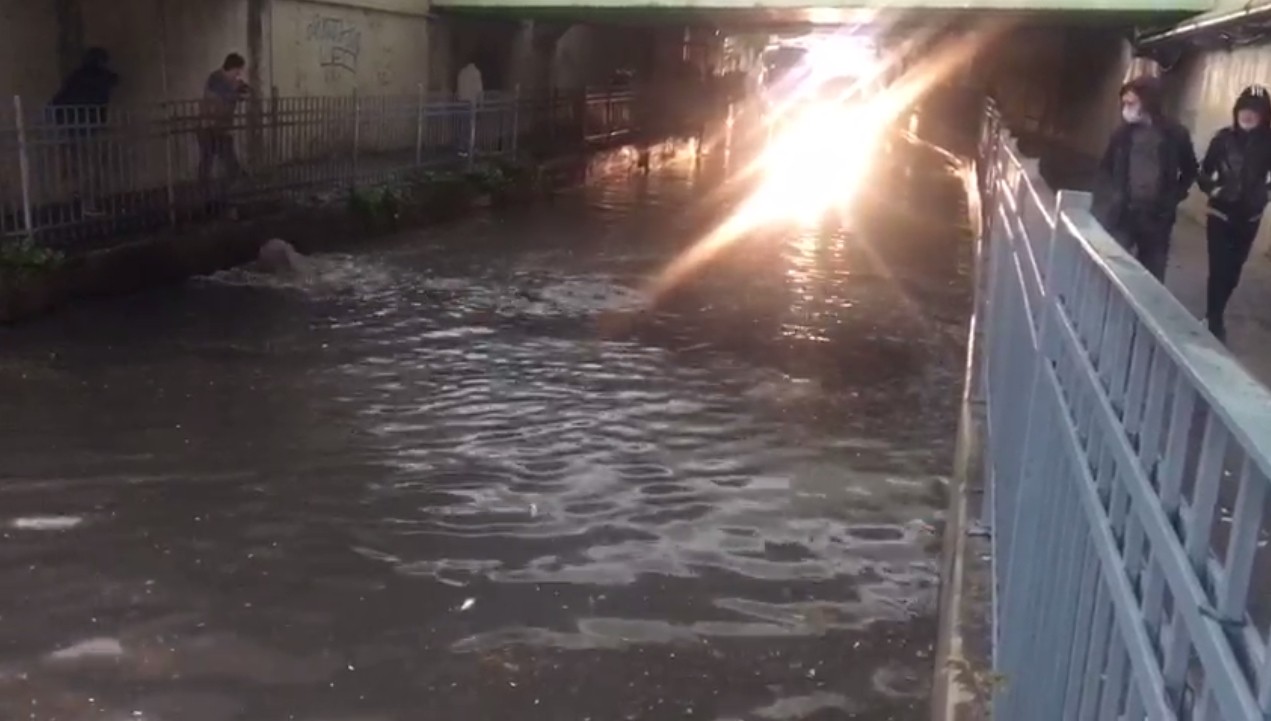 İstanbul’da gök gürültülü sağanak yağış