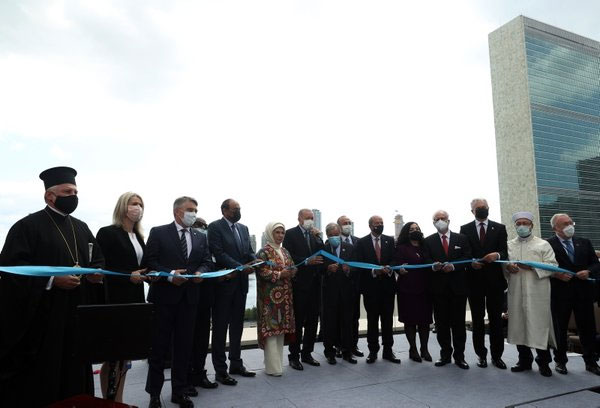 Rumlar Türkevi açılışına katılan başpiskoposu hedefe koydular