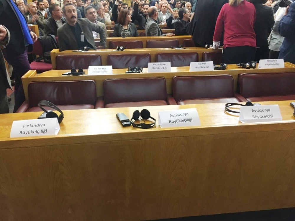 Bakan’dan o büyükelçilere tarihi gönderme