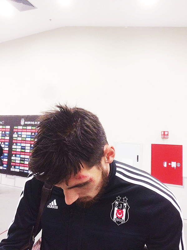 Antalya'yı yenen Beşiktaş gözünü bugünkü derbiye çevirdi! Antalya'yı yenen Beşiktaş gözünü bugünkü derbiye çevirdi!