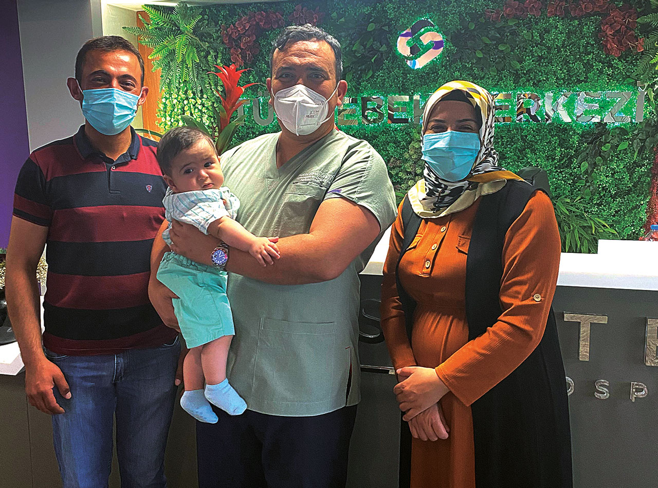 Altın embriyo bebeği