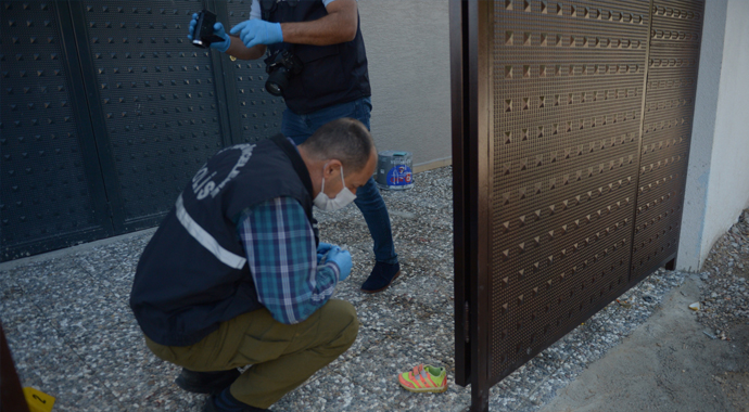 Balkondan düşen bebek hayatını kaybetti