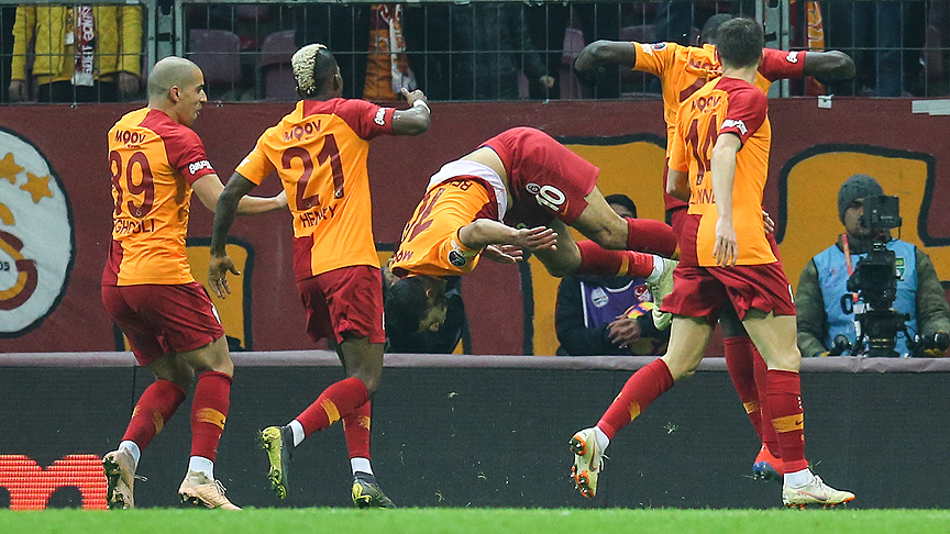 Galatasaray, sahasında Trabzonspor'u 3-1 mağlup etti