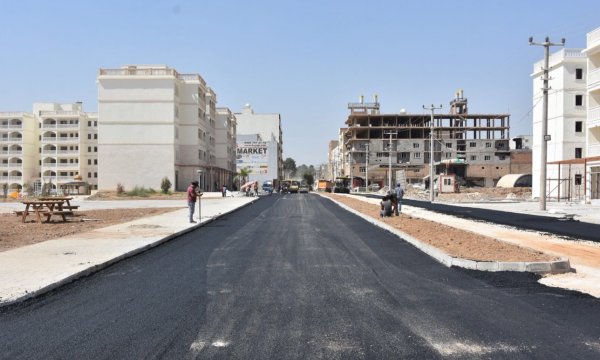 Nusaybin'de terör mağdurları için asfalt çalışması
