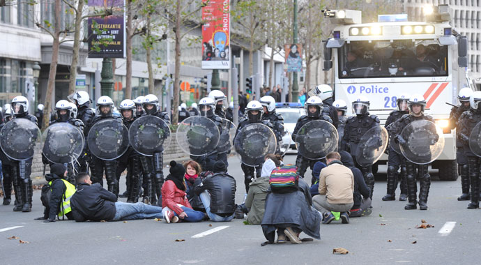 Belçika'da 'sarı yelekliler'in eyleminde 450 gözaltı