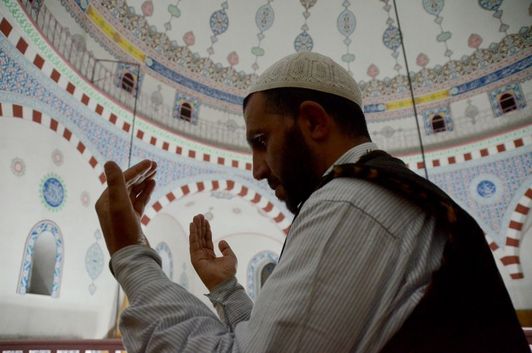 Berat Kandili'nde hangi dualar okunur? (Berat Kandili mesajları 2016,  Nasıl ibadet yapılır?) Berat Kandili'nde hangi dualar okunur? (Berat Kandili mesajları 2016,  Nasıl ibadet yapılır?)