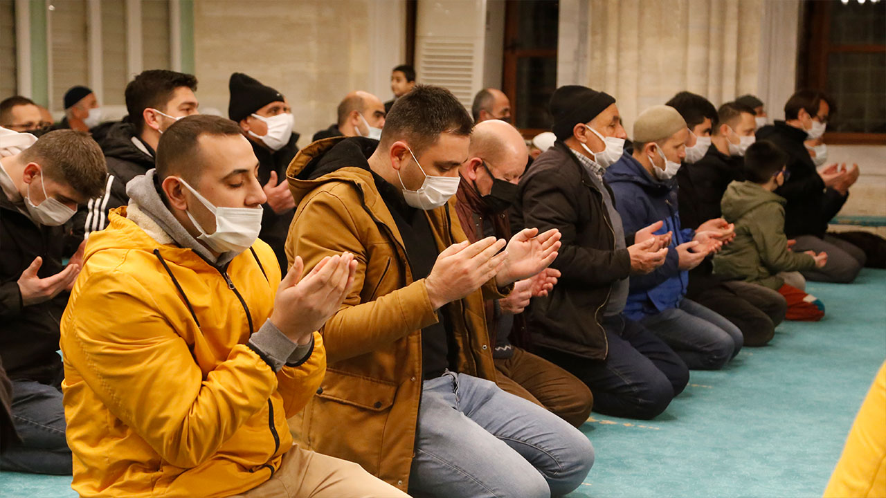 Berat Kandili dualarla idrak edildi