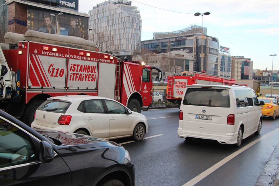 Beşiktaş'ta kamyonet kontrolden çıktı: 2 yaralı