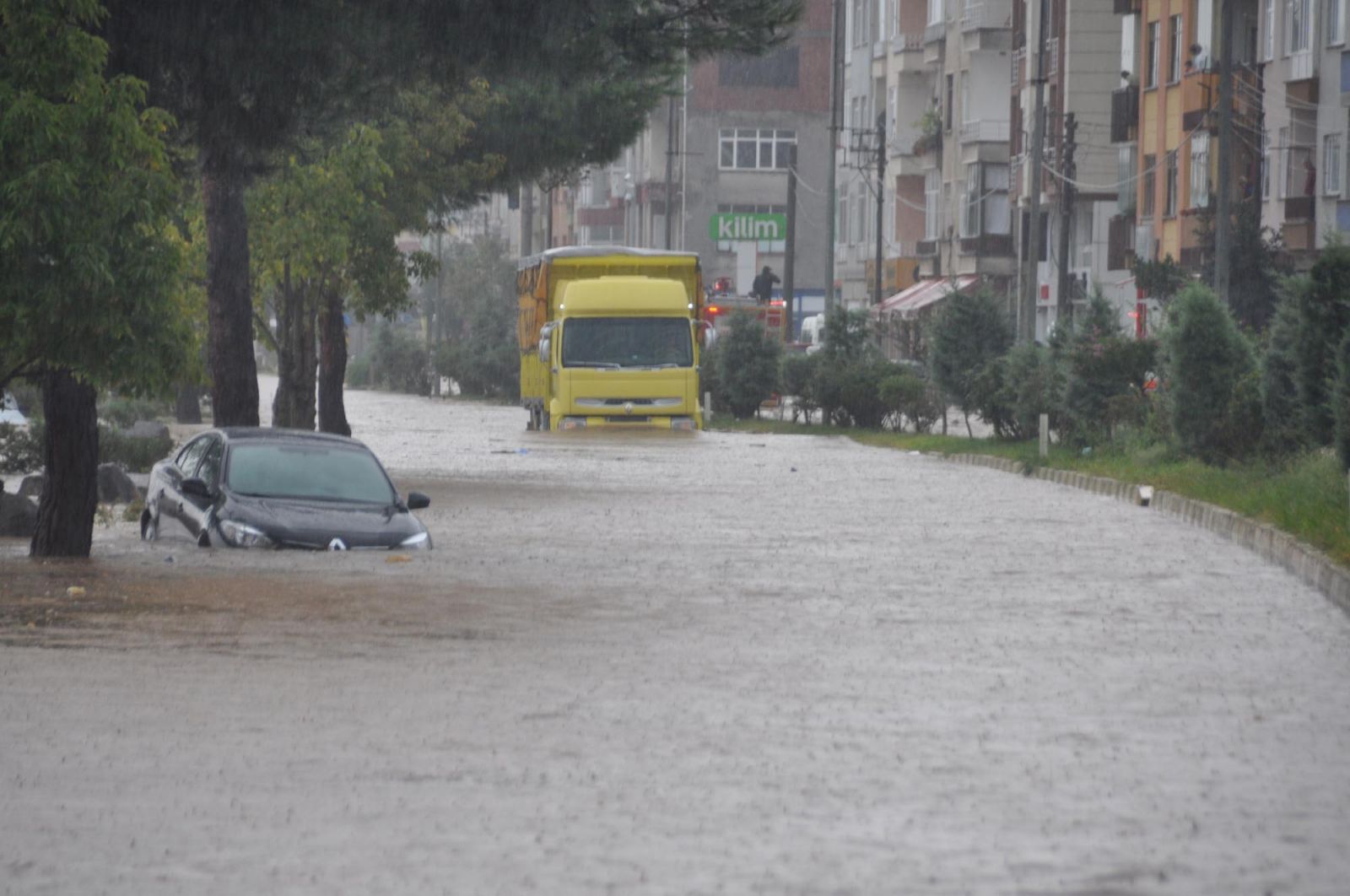 Trabzon'un Beşikdüzü ilçesinde sel
