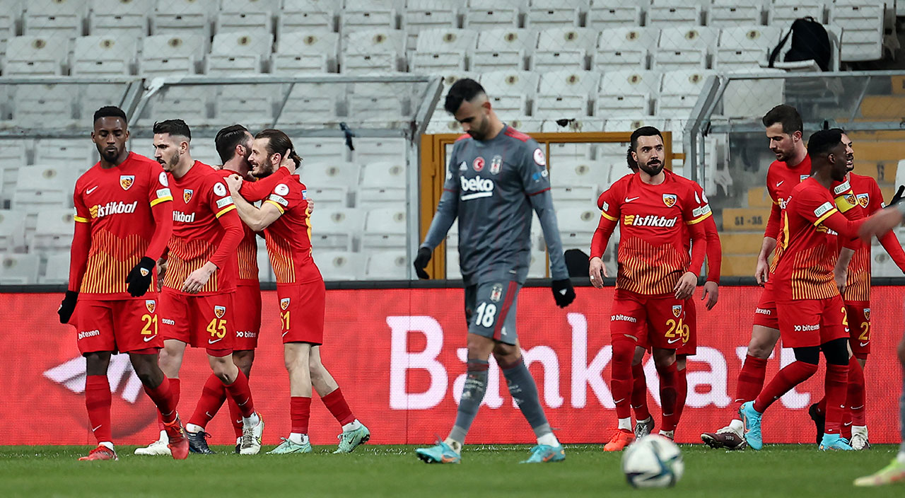 Kayserispor'a 2-1 yenilen Beşiktaş kupadan elendi Kayserispor'a 2-1 yenilen Beşiktaş kupadan elendi