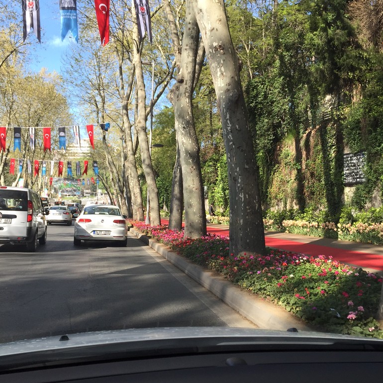 Vodafone Arena için yollara kırmızı halı döşendi
