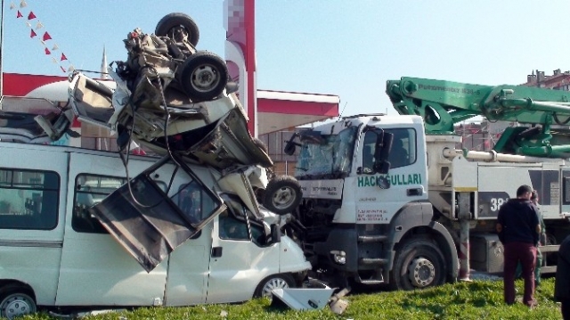 İstanbul'da dehşet! 7 öğrenci yaralı