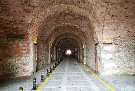 Beylerbeyi Sarayı Tüneli trafiğe açıldı
