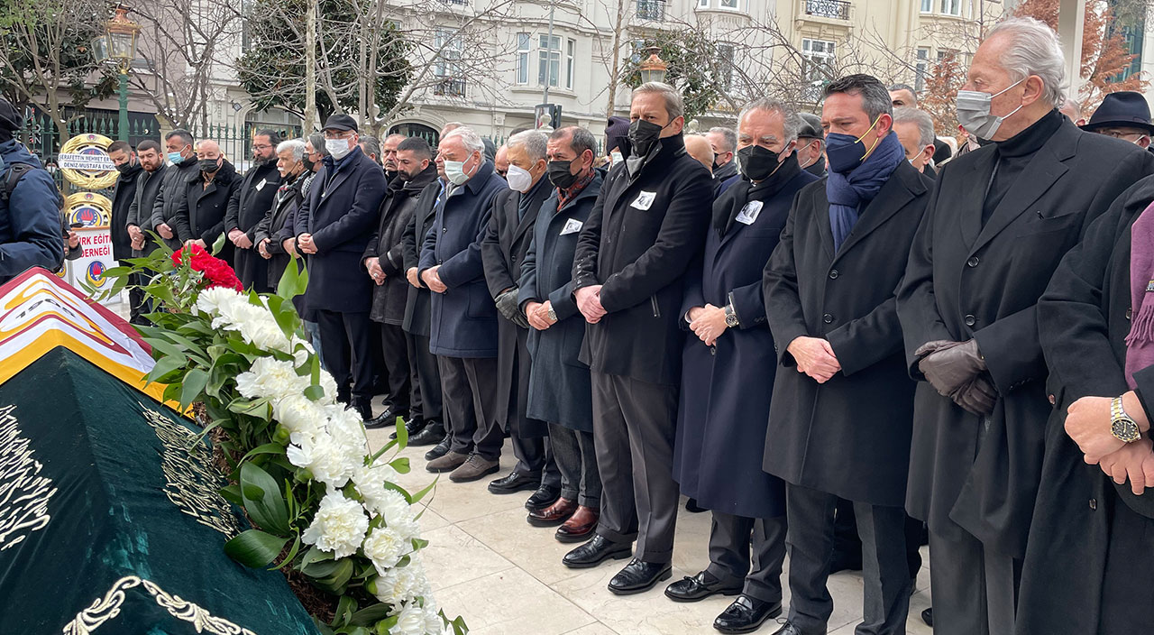 Galatasaray'ın eski başkanı Selahattin Beyazıt son yolculuğuna uğurlandı