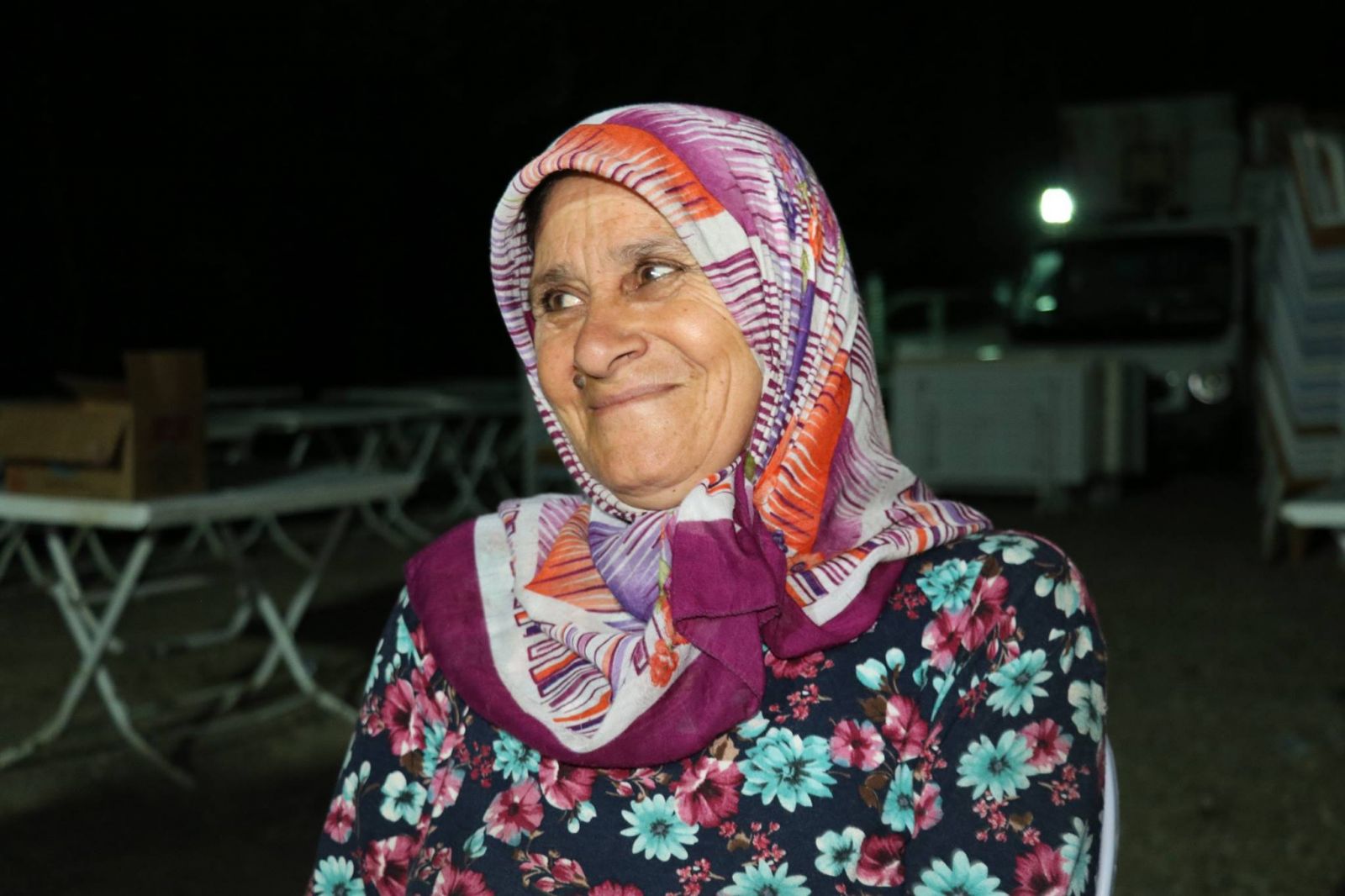 Beyin ameliyatı oldu, mâni söylemeden duramıyor