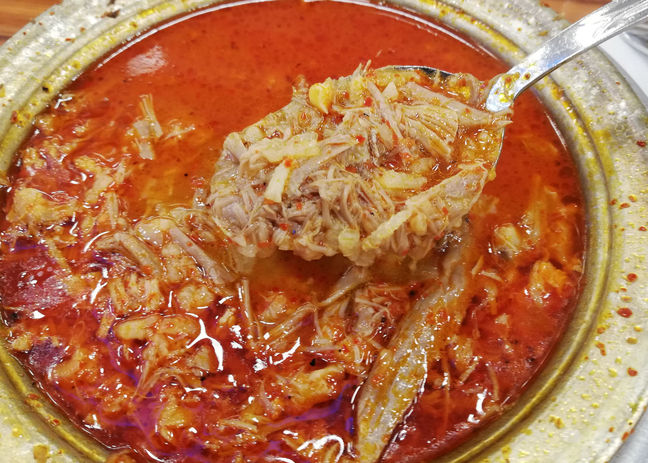 13 saatte yapılıyor! Yemek için Sabah 5'te sıraya giriyorlar