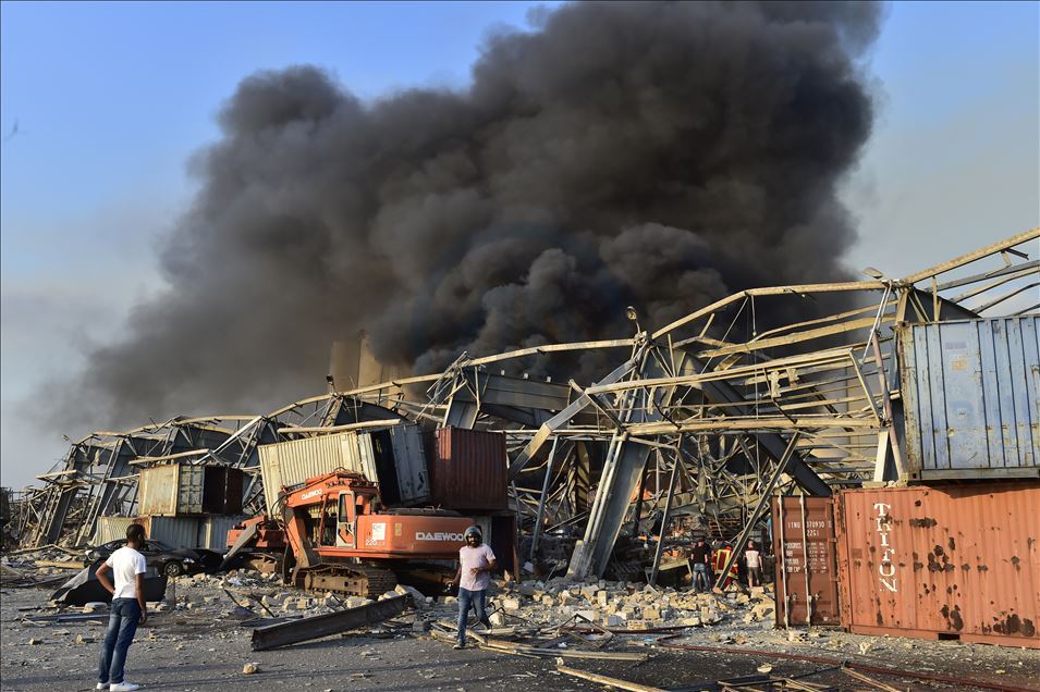 Lübnan'ın başkenti Beyrut'ta büyük patlama! Çok sayıda ölü ve yaralı var Lübnan'ın başkenti Beyrut'ta büyük patlama! Çok sayıda ölü ve yaralı var