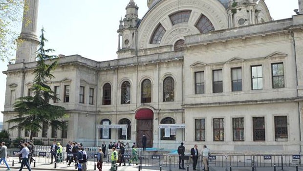 Bezmialem Camii'nde tarihi an! Bezmialem Camii'nde tarihi an!