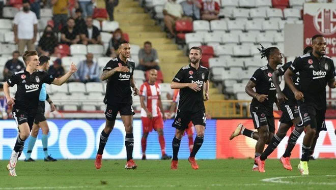 Beşiktaş'ta Montero maç kadrosundan çıkarıldı! Eksik sayısı 10'a yükseldi