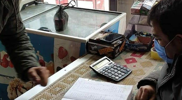 Esnafın borç defterini kayyum başkan kapattı