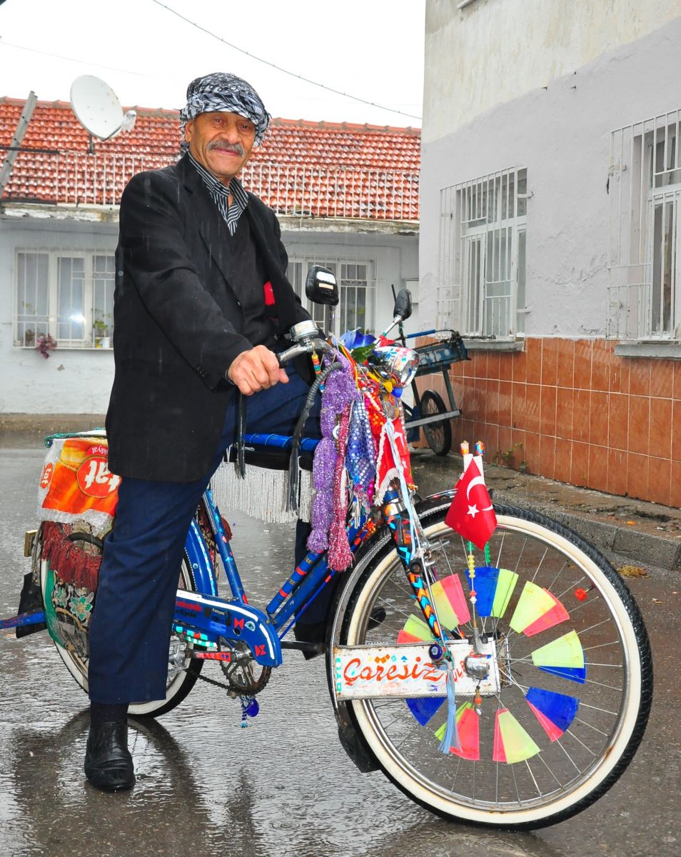 40 yıl önce 18 liraya aldığı bisikleti 10 bin liraya bile satmıyor