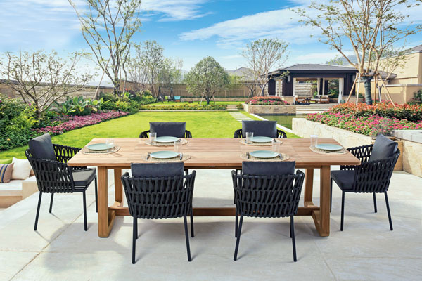 Bahçeler şenleniyor... Ev ve iş yerlerinde mobilyalar açık alana indi