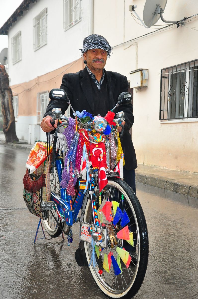 40 yıl önce 18 liraya aldığı bisikleti 10 bin liraya bile satmıyor