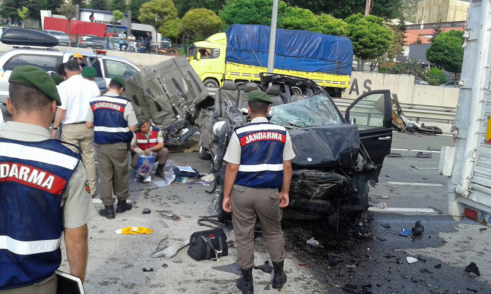 Bilecik'te feci kaza: 3 ölü, 2 yaralı