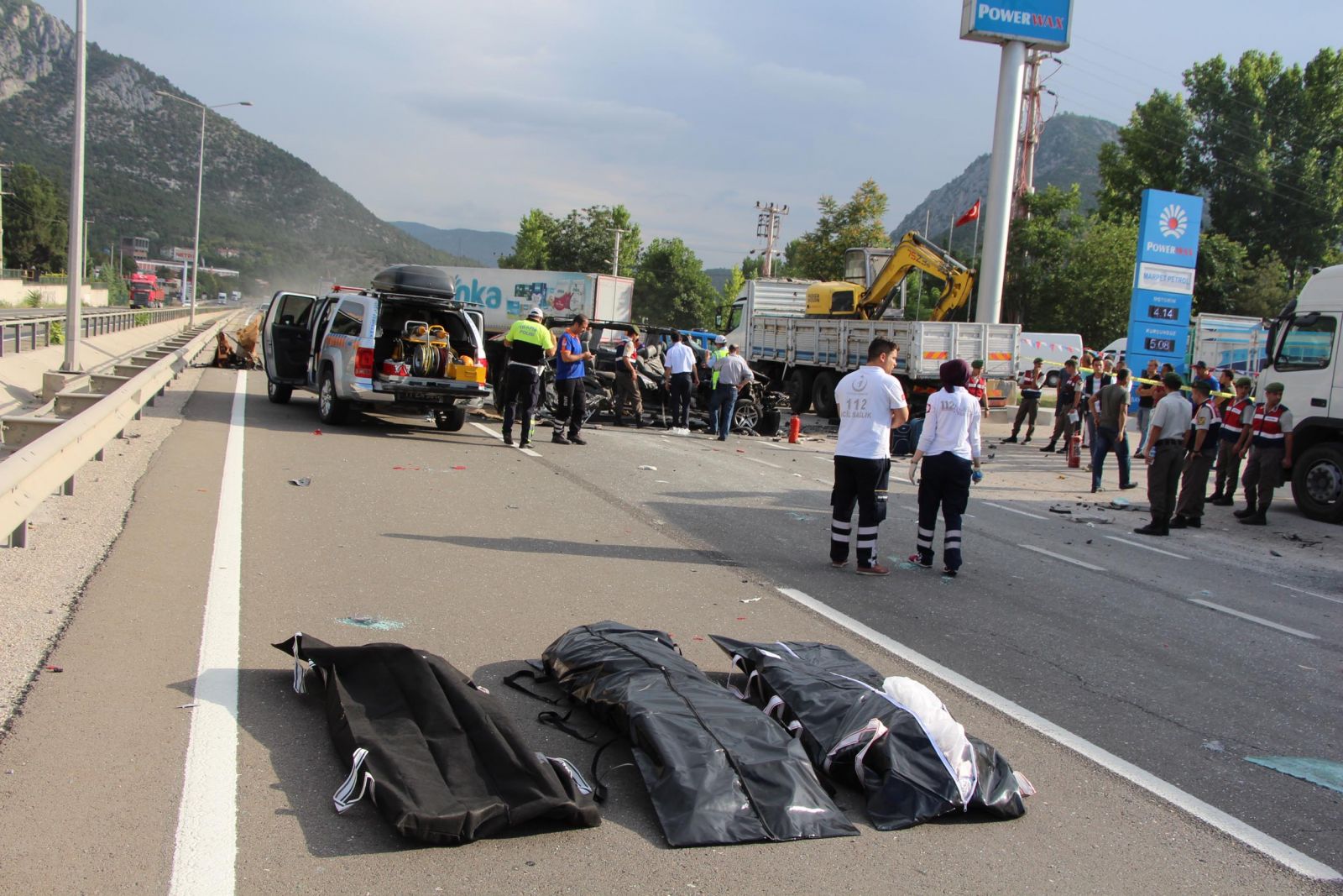 Bilecik'te feci kaza: 3 ölü, 2 yaralı