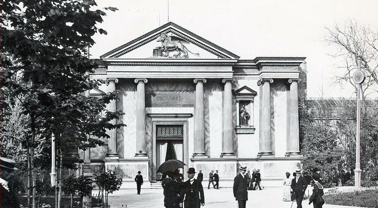 Bienaller Anadolu'yu sarıyor: Renklilik mi katıyor, dönüştürüyorlar mı?