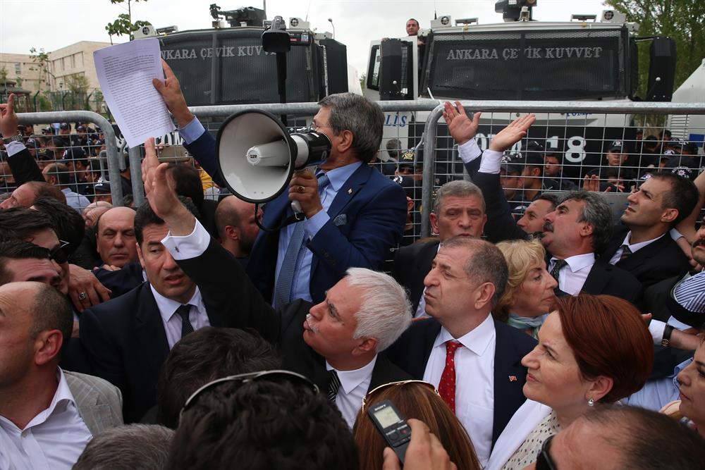 MHP'li muhalifler evlerine döndü