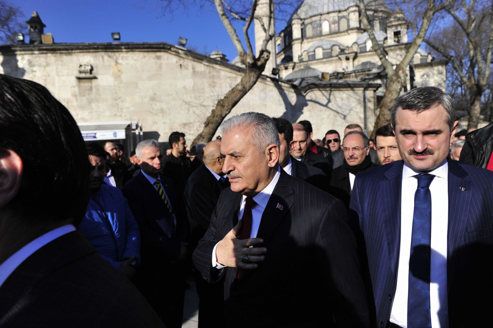 Binali Yıldırım seçim çalışmalarının startını Eyüpsultan’da verdi