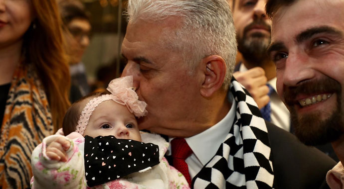 Binali Yıldırım'a Beşiktaş'ta yoğun ilgi