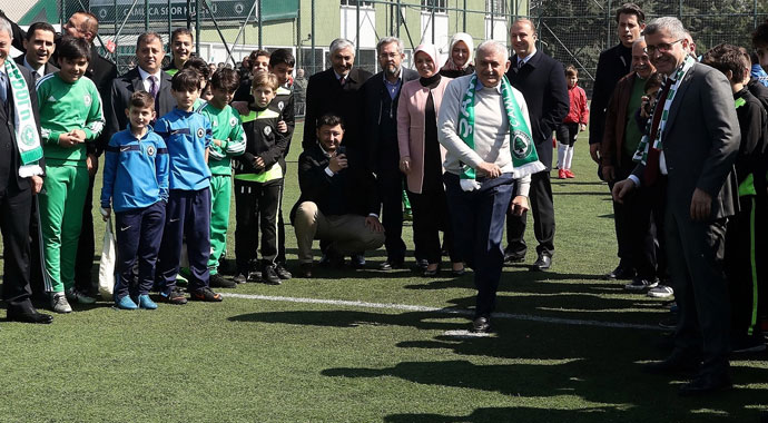 Binali Yıldırım'dan seçim vaadi: Mahalle maçları geri geliyor!