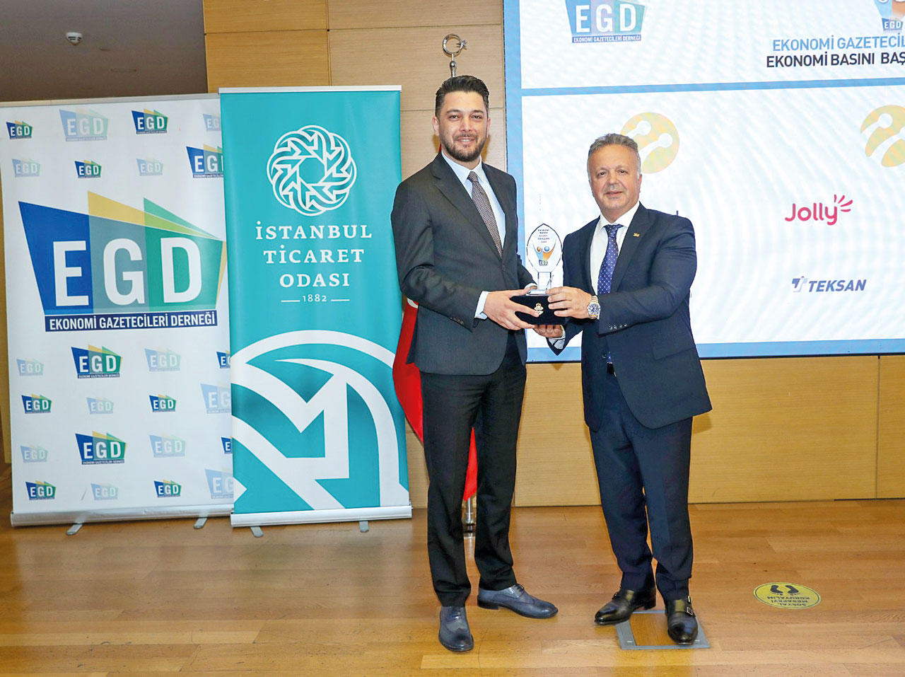 Gazetemize iki ödül birden geldi