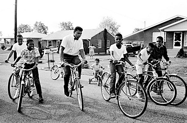 Bu dünyadan bir Muhammed Ali geçti