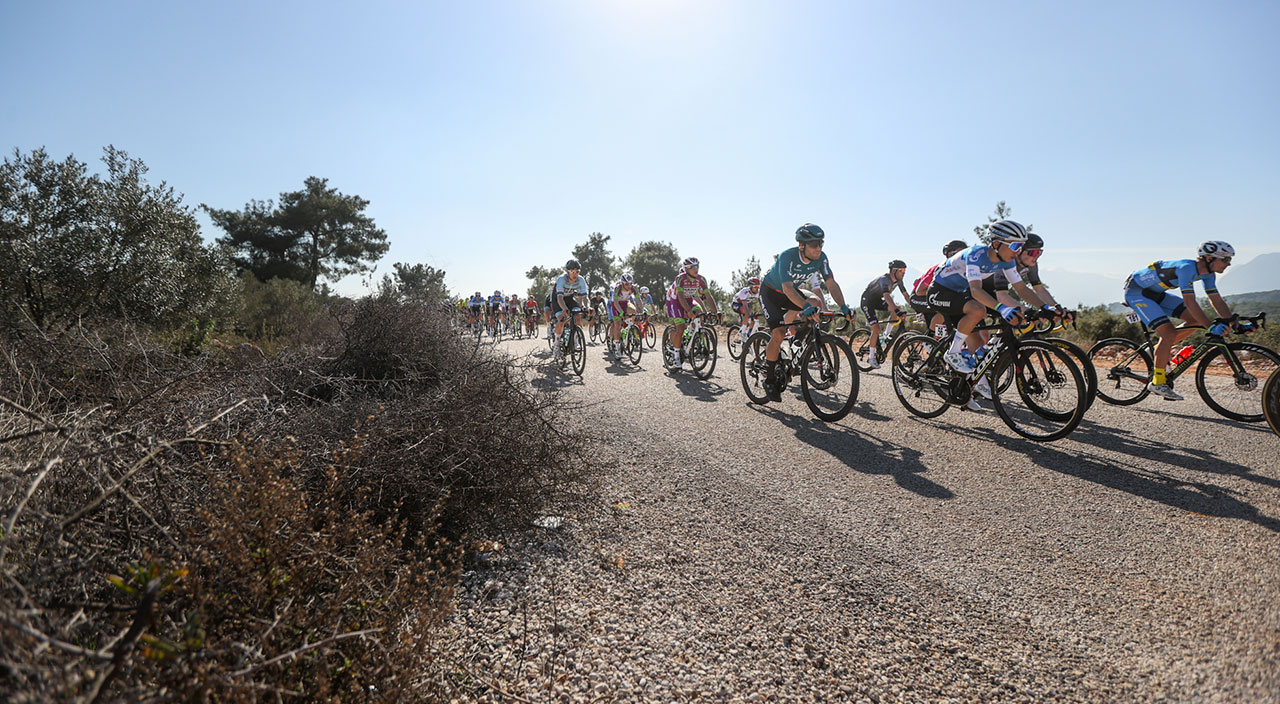 Tour of Antalya'nın Aspendos-Termessos etabında kazanan Jacob Hidsgaul Madsen