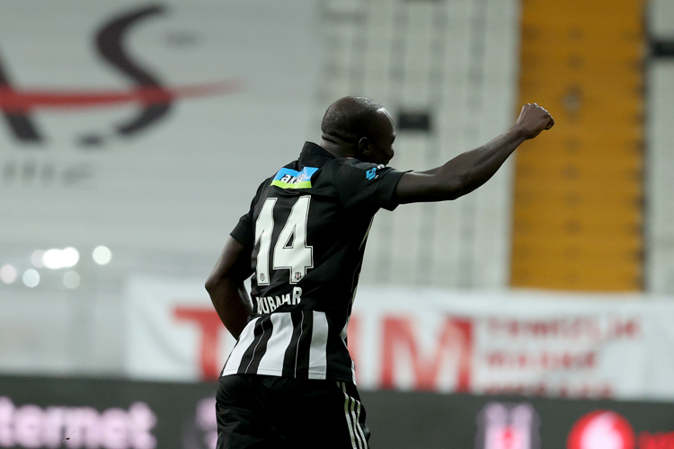 Kara kartal 3 puana ikinci yarıda uçtu