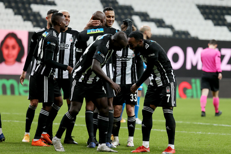 Kara kartal 3 puana ikinci yarıda uçtu