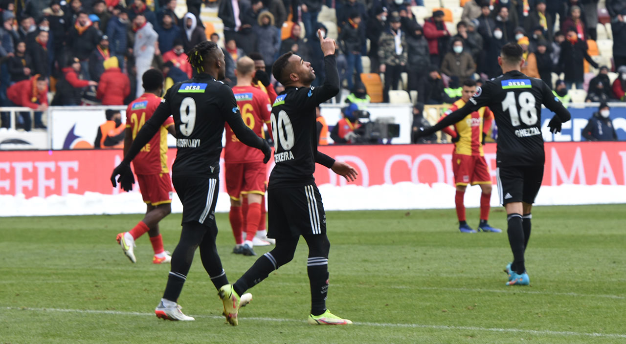 Beşiktaş, Malatya'da direklere takıldı (Malatyaspor 1-1 Beşiktaş)