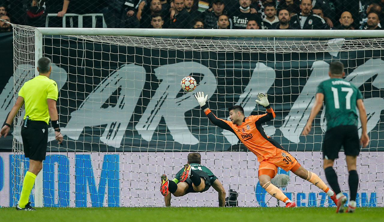 Beşiktaş, Sporting Lizbon'a 4-1 yenildi