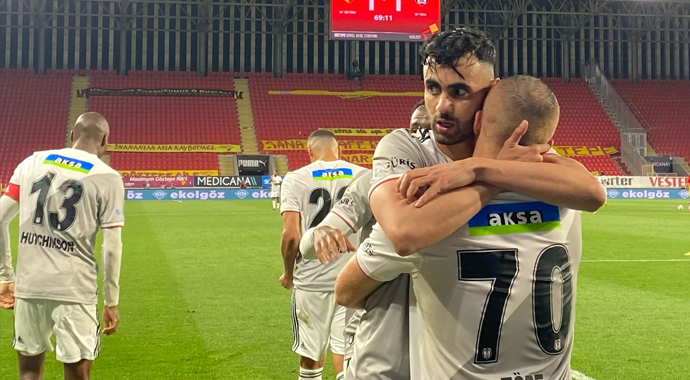 Kartal İzmir'de şampiyonluğa uçtu